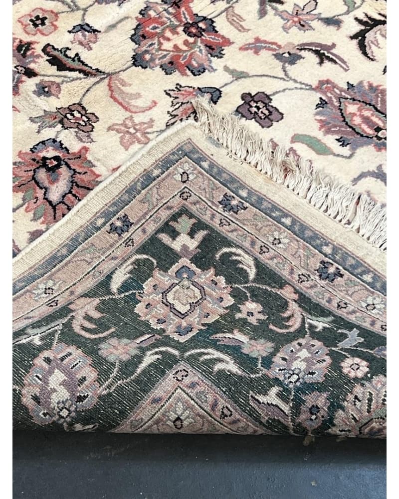 Kashan Wool view 4