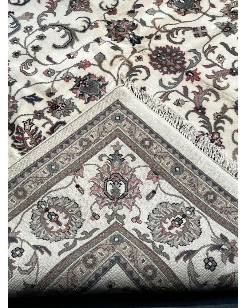 Kashan Wool view 4