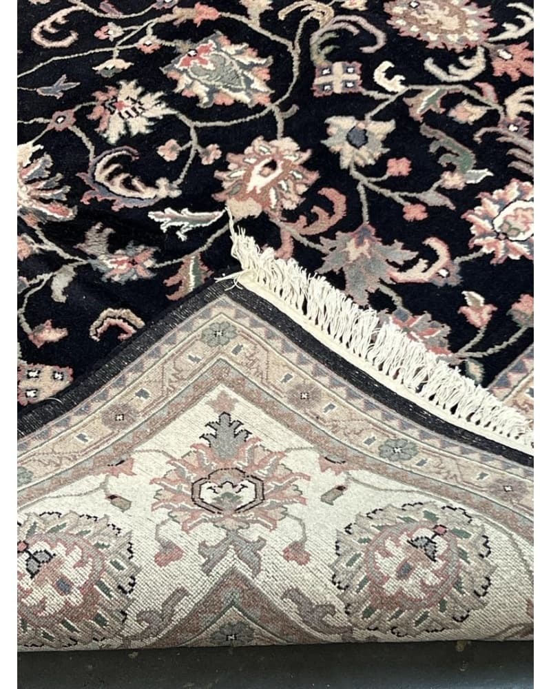 Kashan Wool view 4