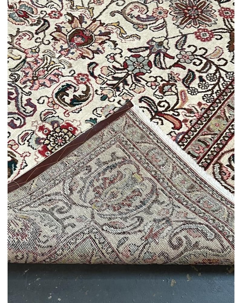 Tabriz Wool view 4