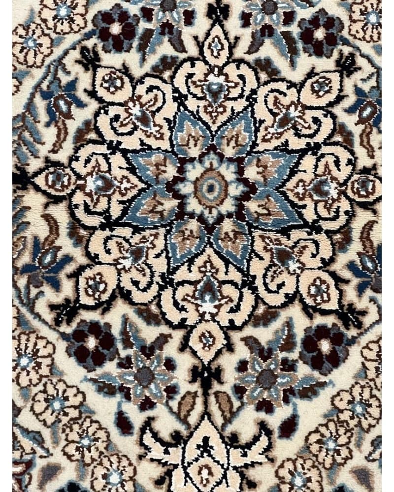 Nain Wool & Silk view 3