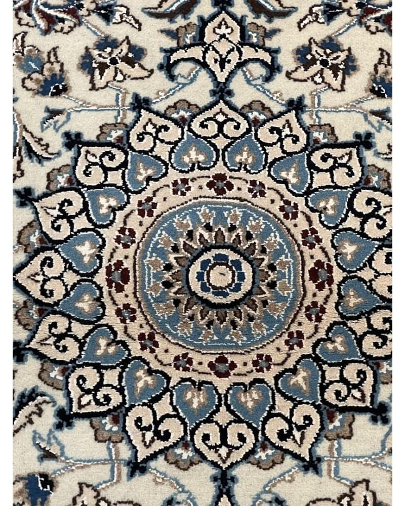 Nain Wool & Silk view 3