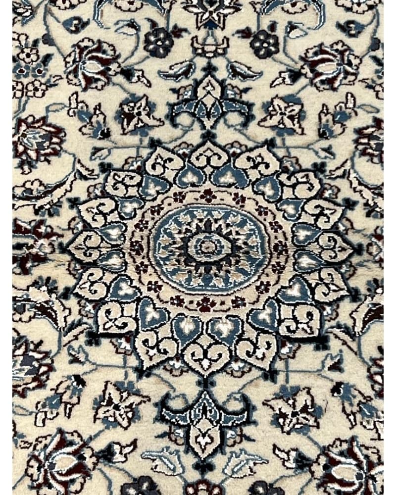 Nain Wool & Silk view 3