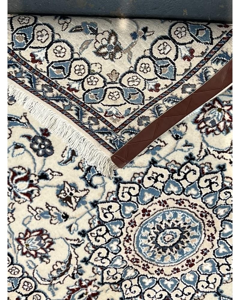 Nain Wool & Silk view 4