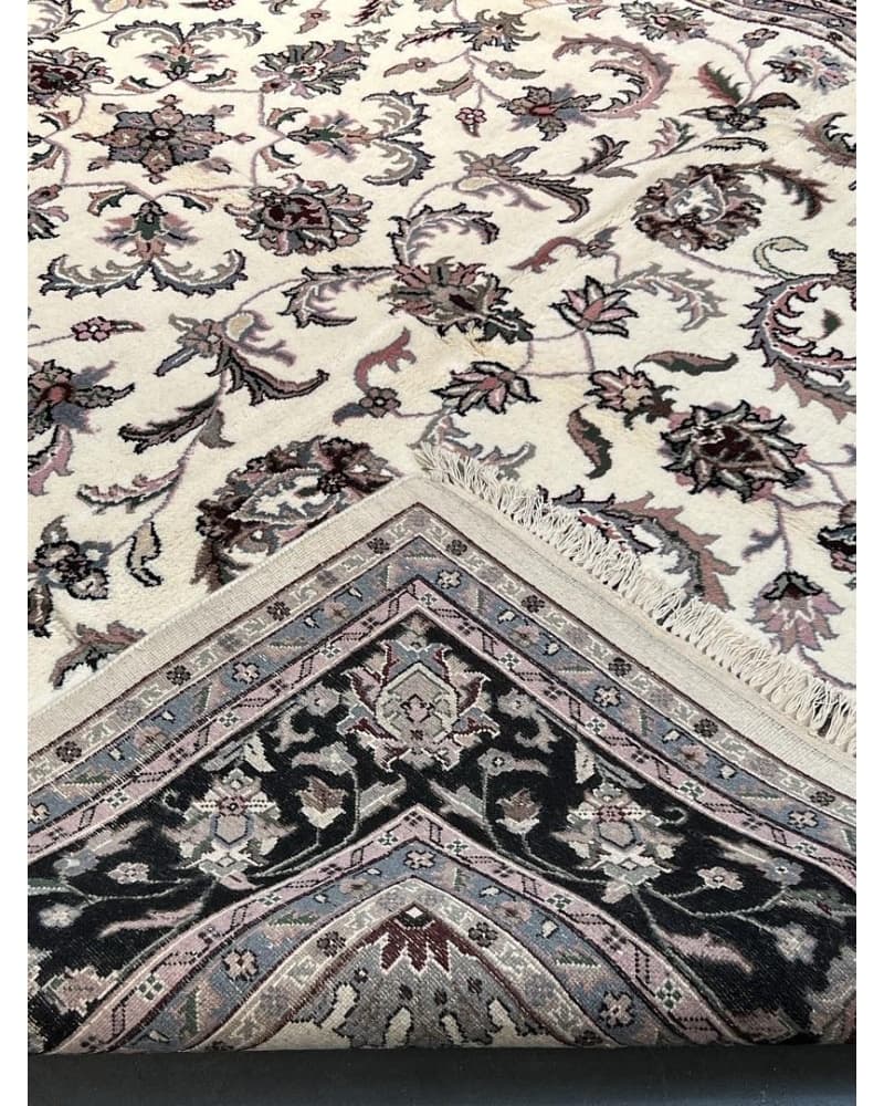 Kashan Wool view 4