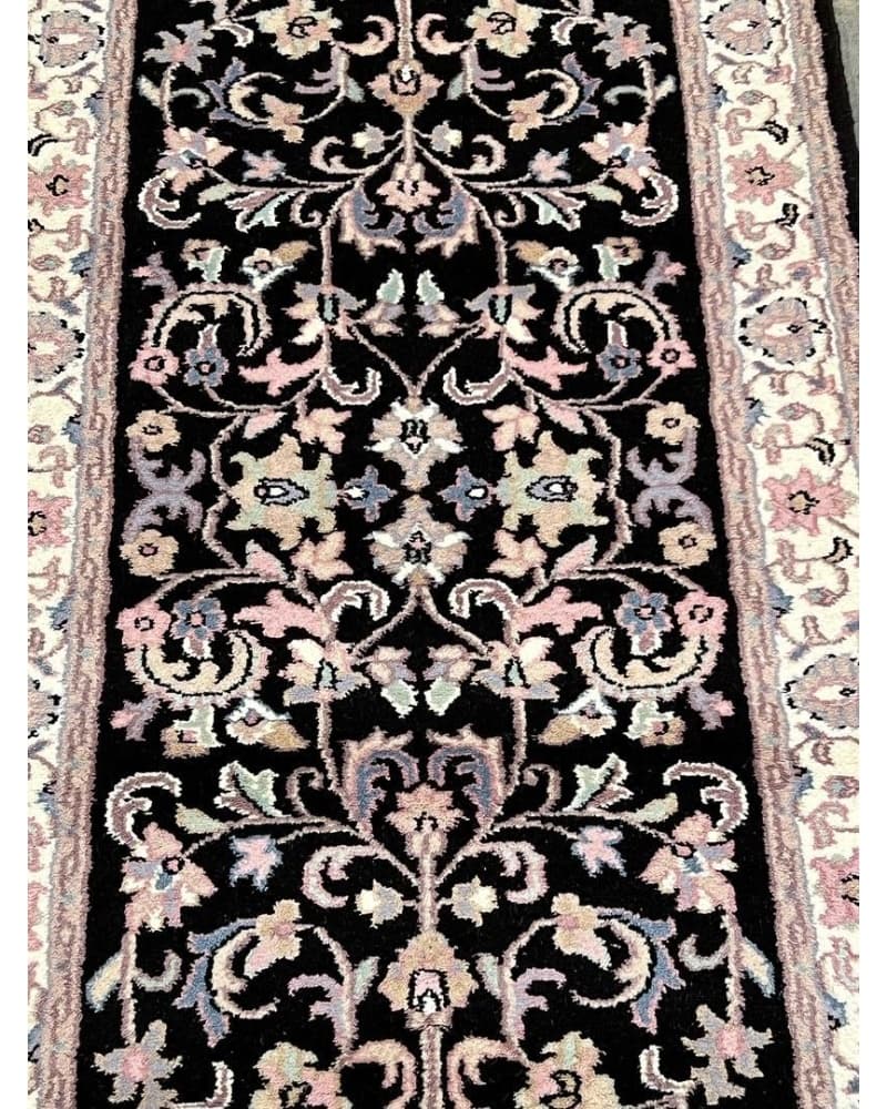 Kashan Wool view 3