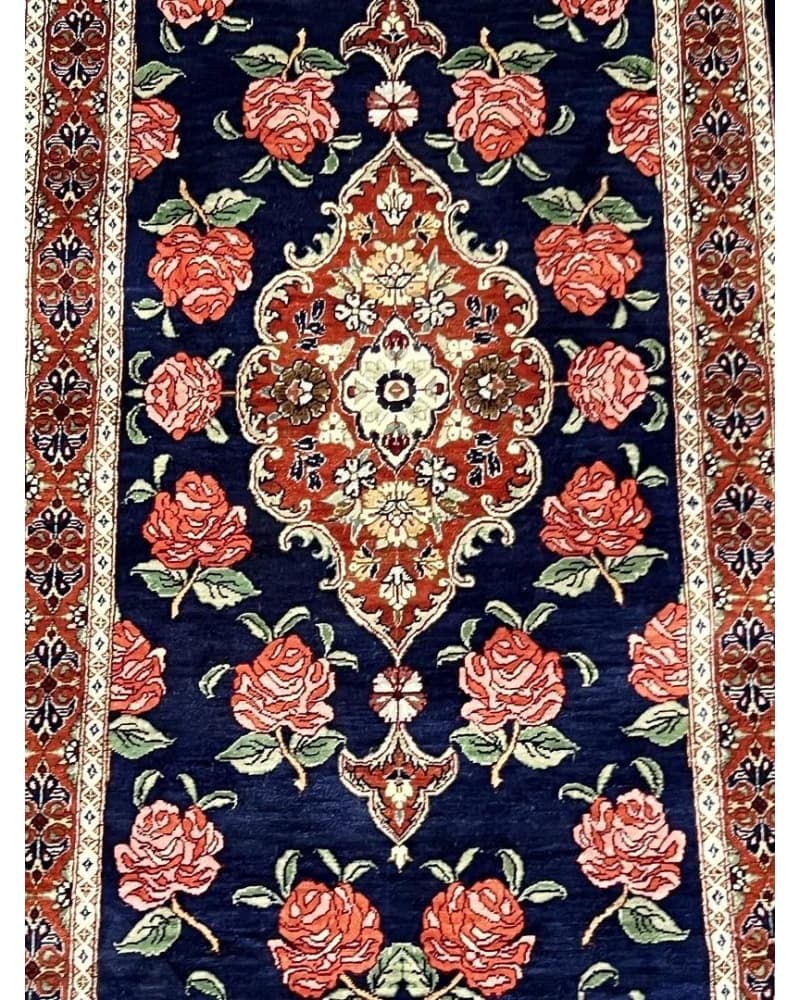 Qum Silk view 3