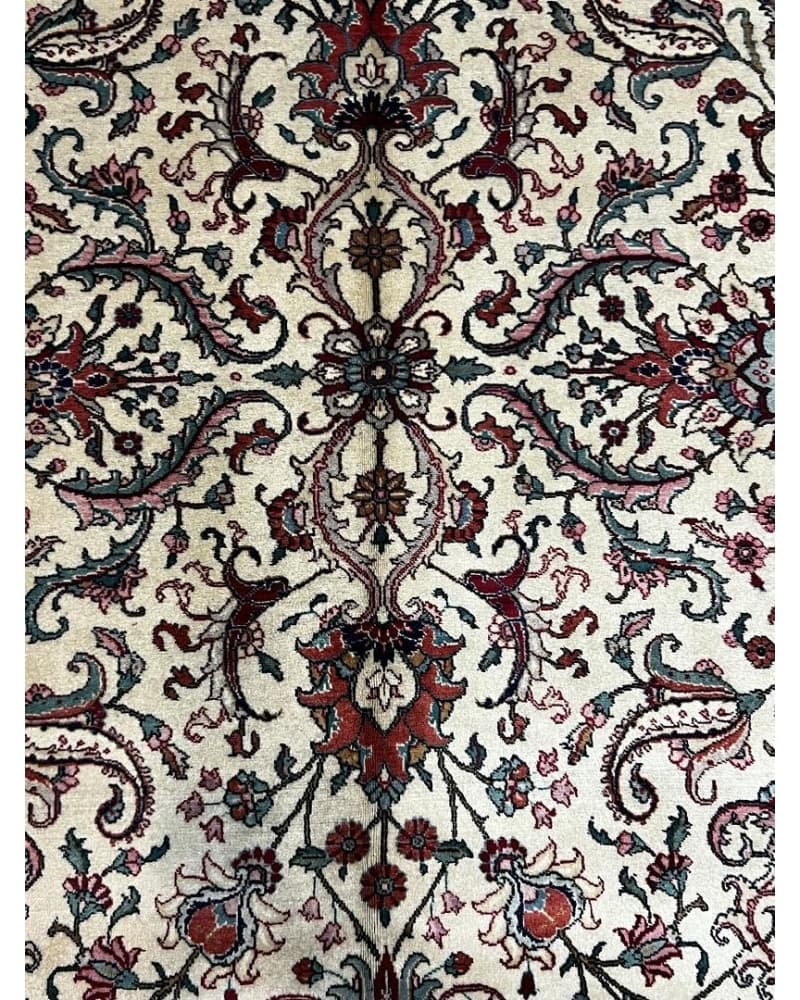 Tabriz Wool view 3