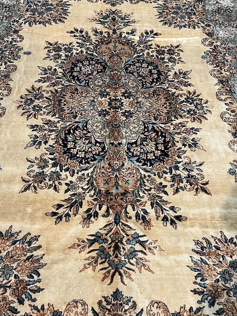 Old Kerman Wool view 3