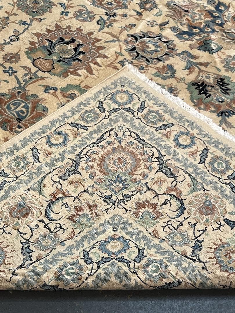 Kashan Wool view 5