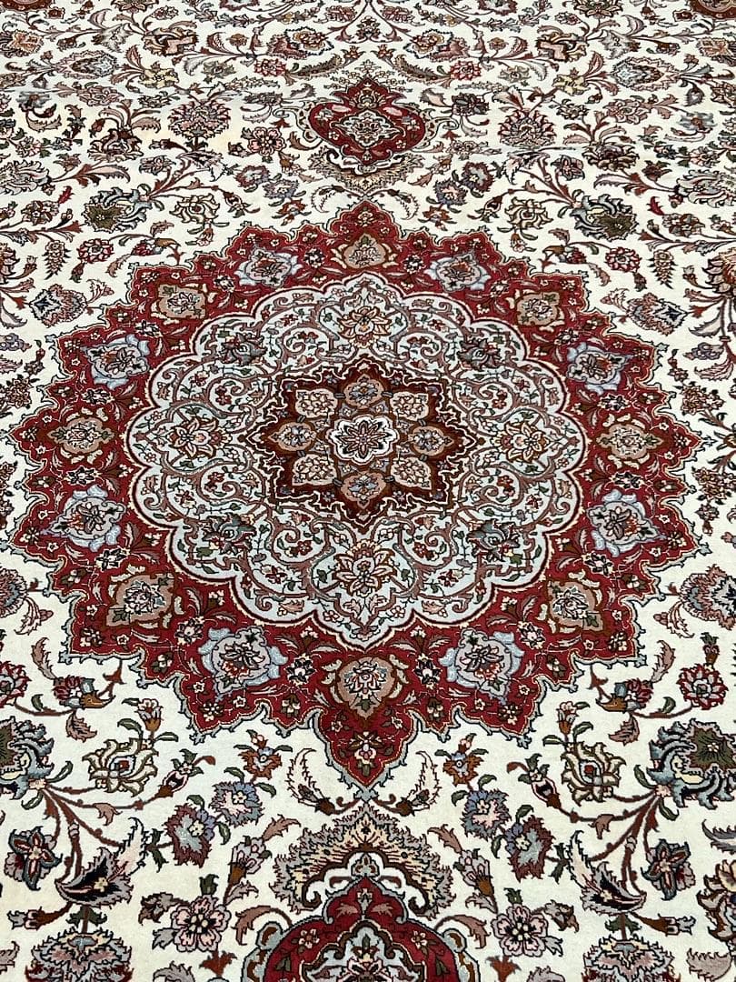 Tabriz Wool & Silk view 3